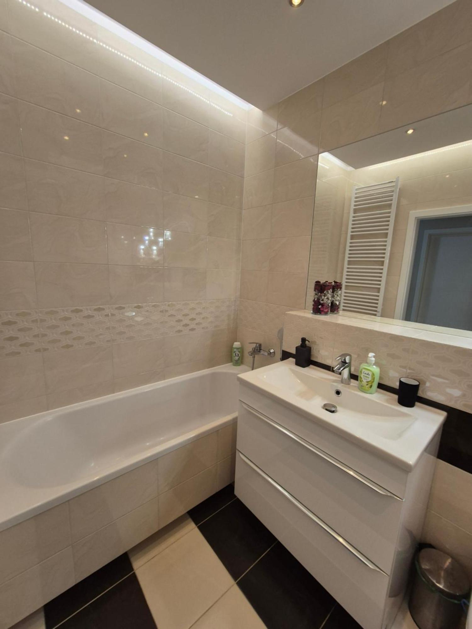 Big 21 Old Town Lux Apartment, Self Check-In 24H, Free Parking بوزنان المظهر الخارجي الصورة